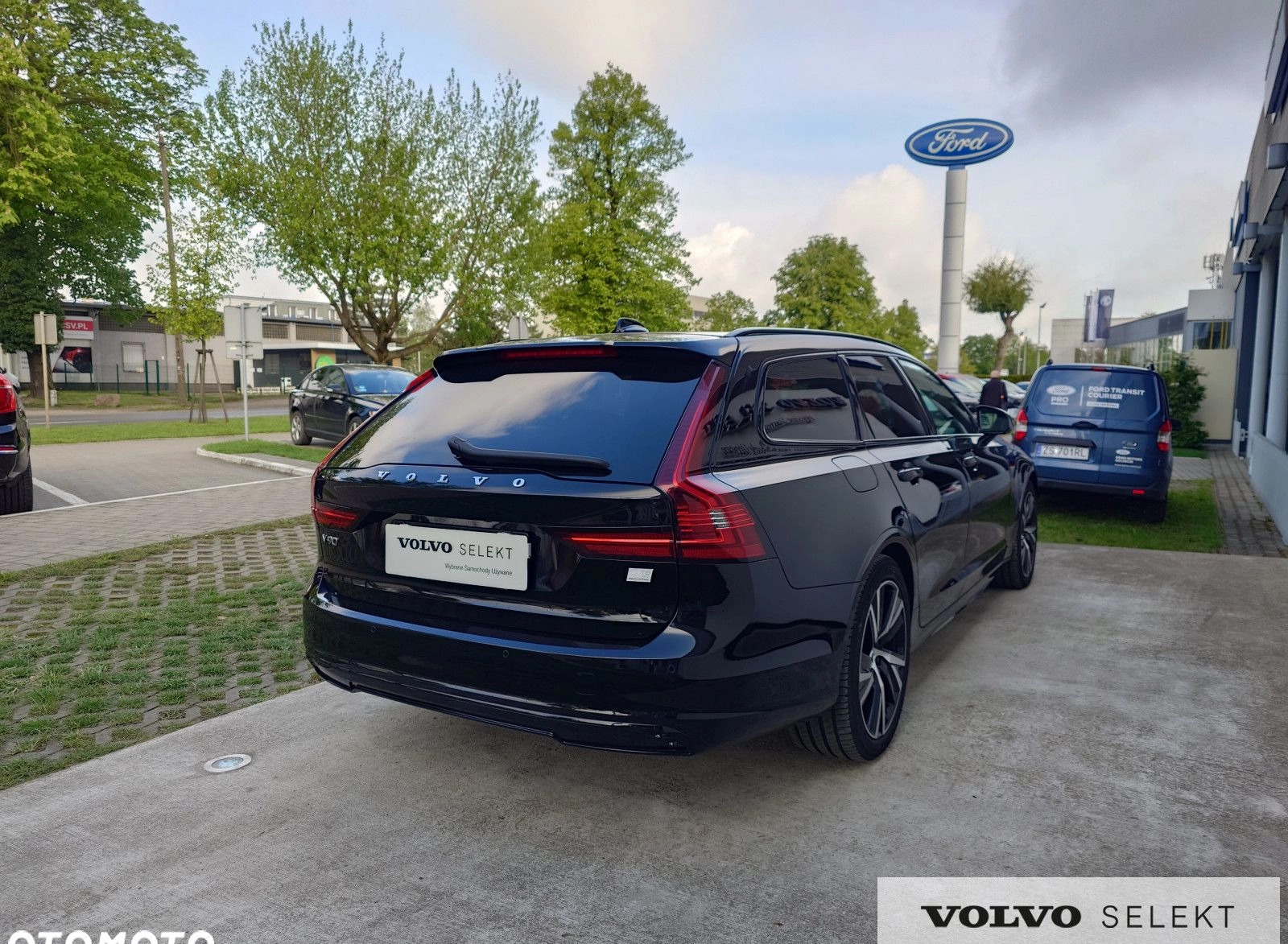 Volvo V90 cena 212900 przebieg: 30930, rok produkcji 2021 z Gorlice małe 781